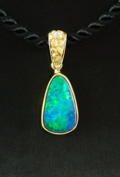 Opal and Diamond Pendant in 18kt Gold